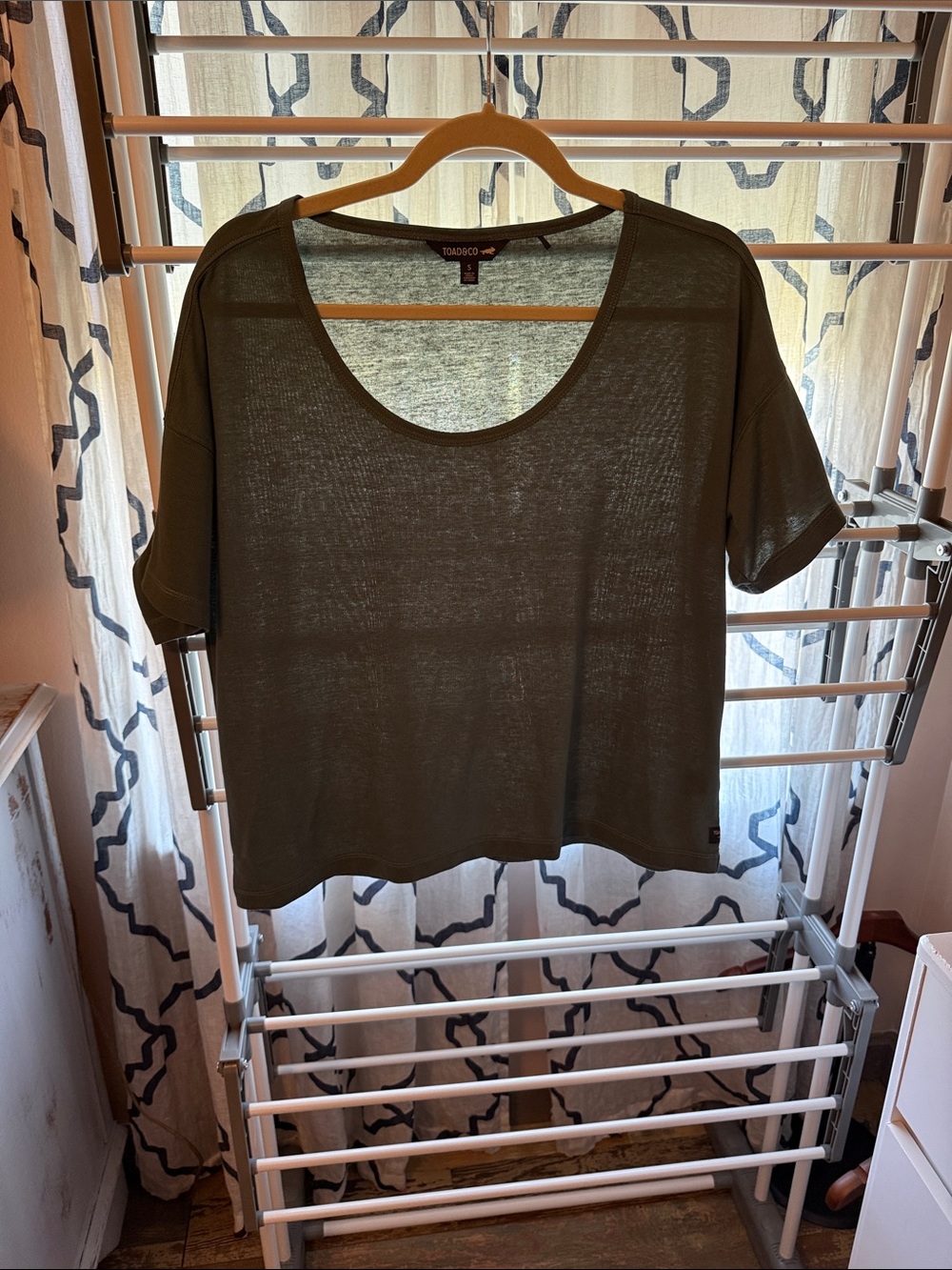Toad&Co Olive Relaxed Scoop Neck Short Sleeve Tee